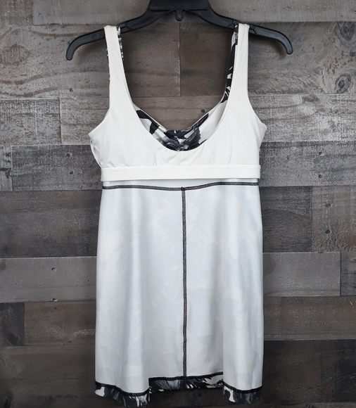 Lululemon Aria Tank ll - Picture 10 of 10